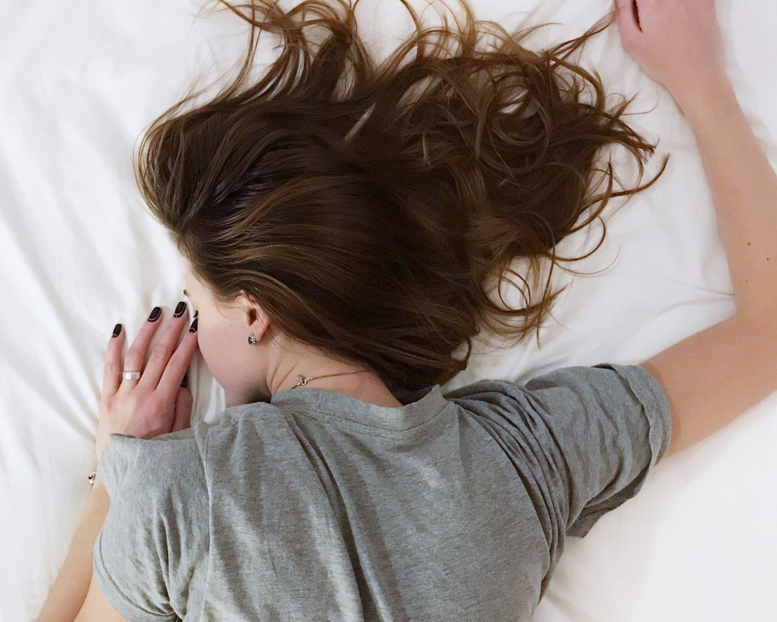 産後の薄毛と抜け毛！原因と症状のメカニズム